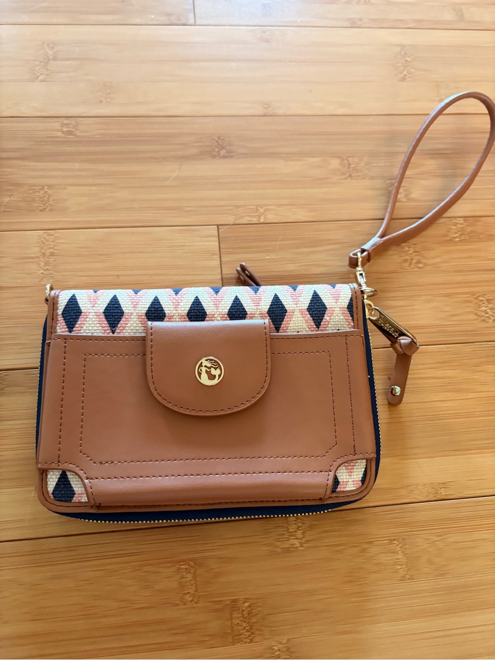 Spartina 449 Tan Wristlet with Navy and Pink Geometric Accent